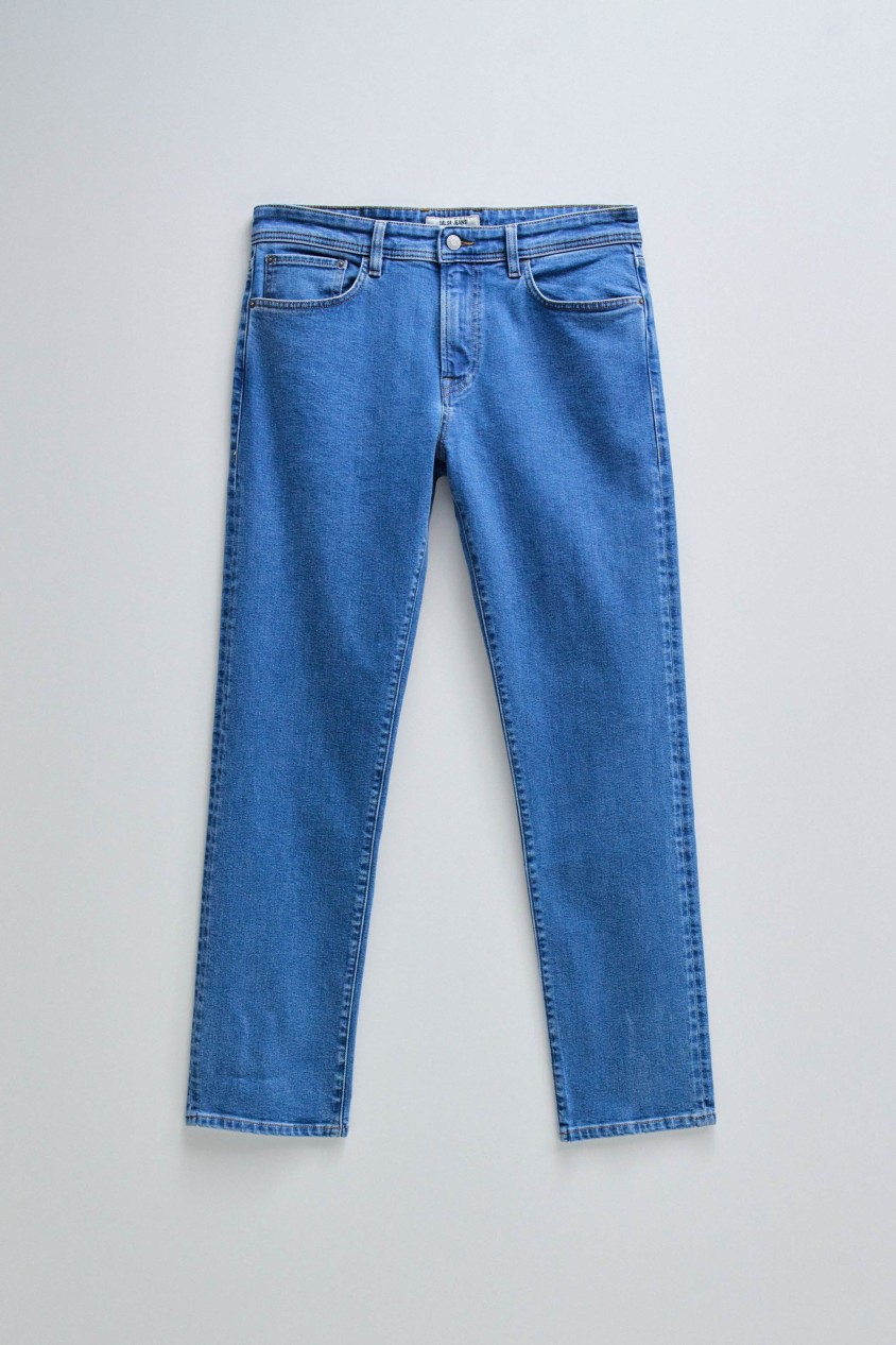 STRAIGHT FIT JEANS