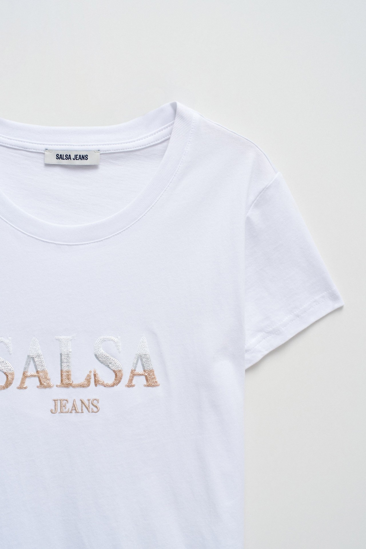 T-SHIRT CON BRANDING