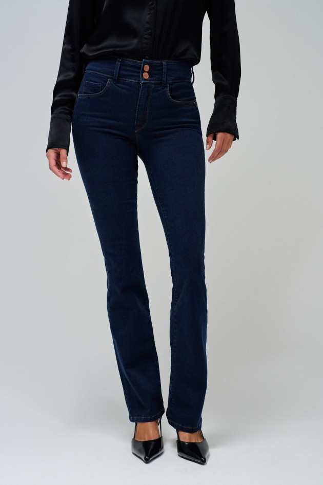 SECRET PUSH IN BOOTCUT SOFT TOUCH JEANS