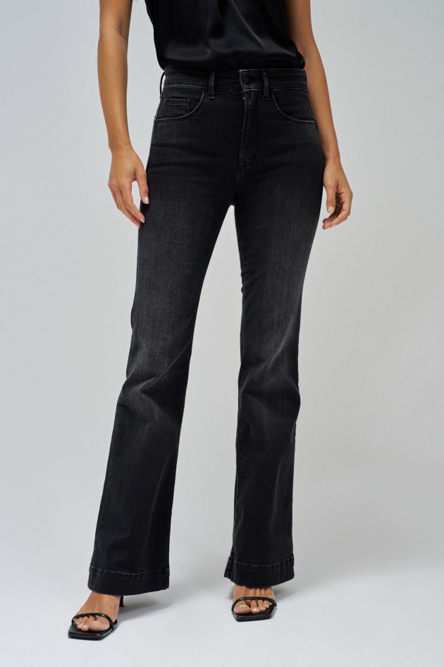 FAITH PUSH IN FLARE JEANS