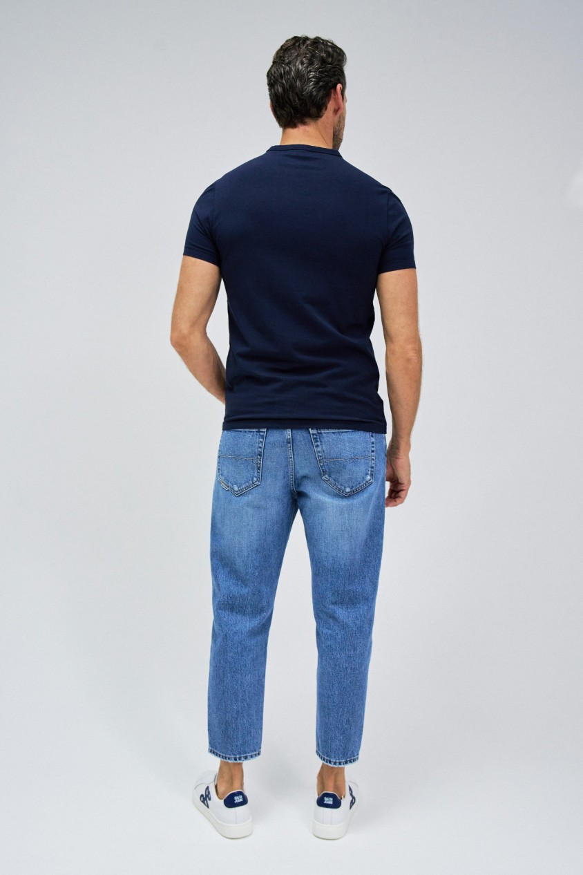 T-SHIRT MIT BRANDING