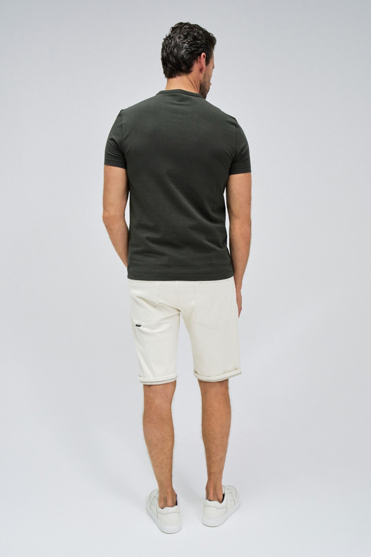 T-SHIRT COM BRANDING