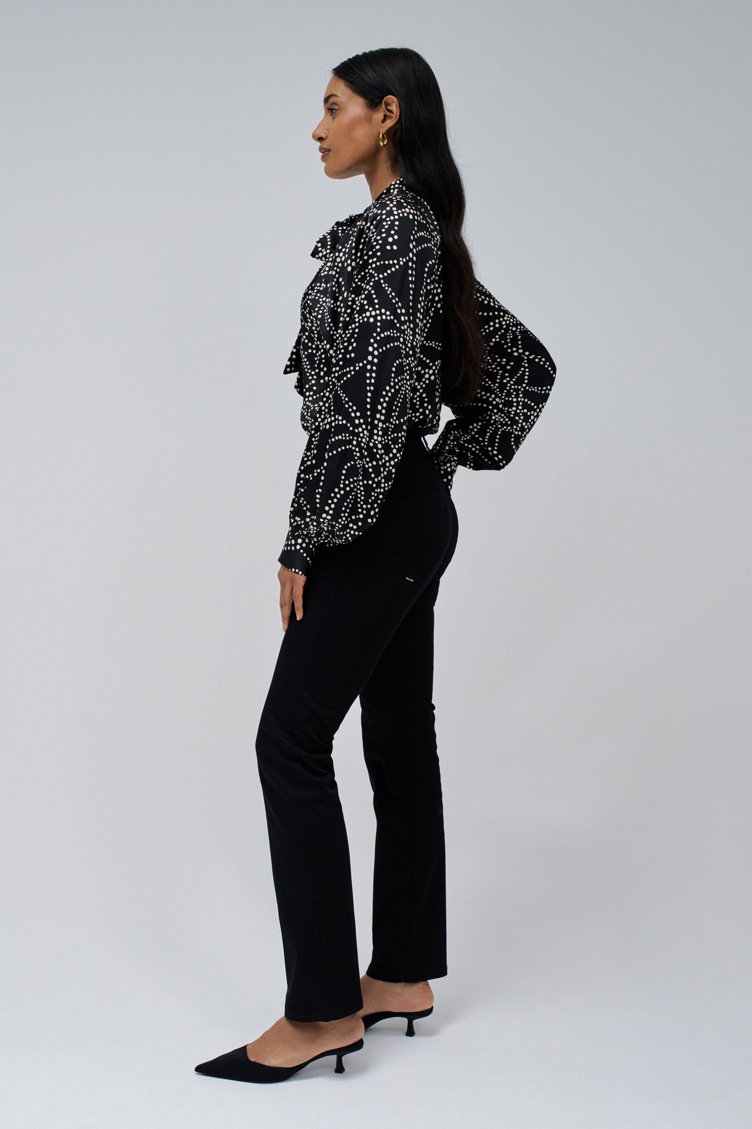 JEANS SECRET PUSH IN STRAIGHT