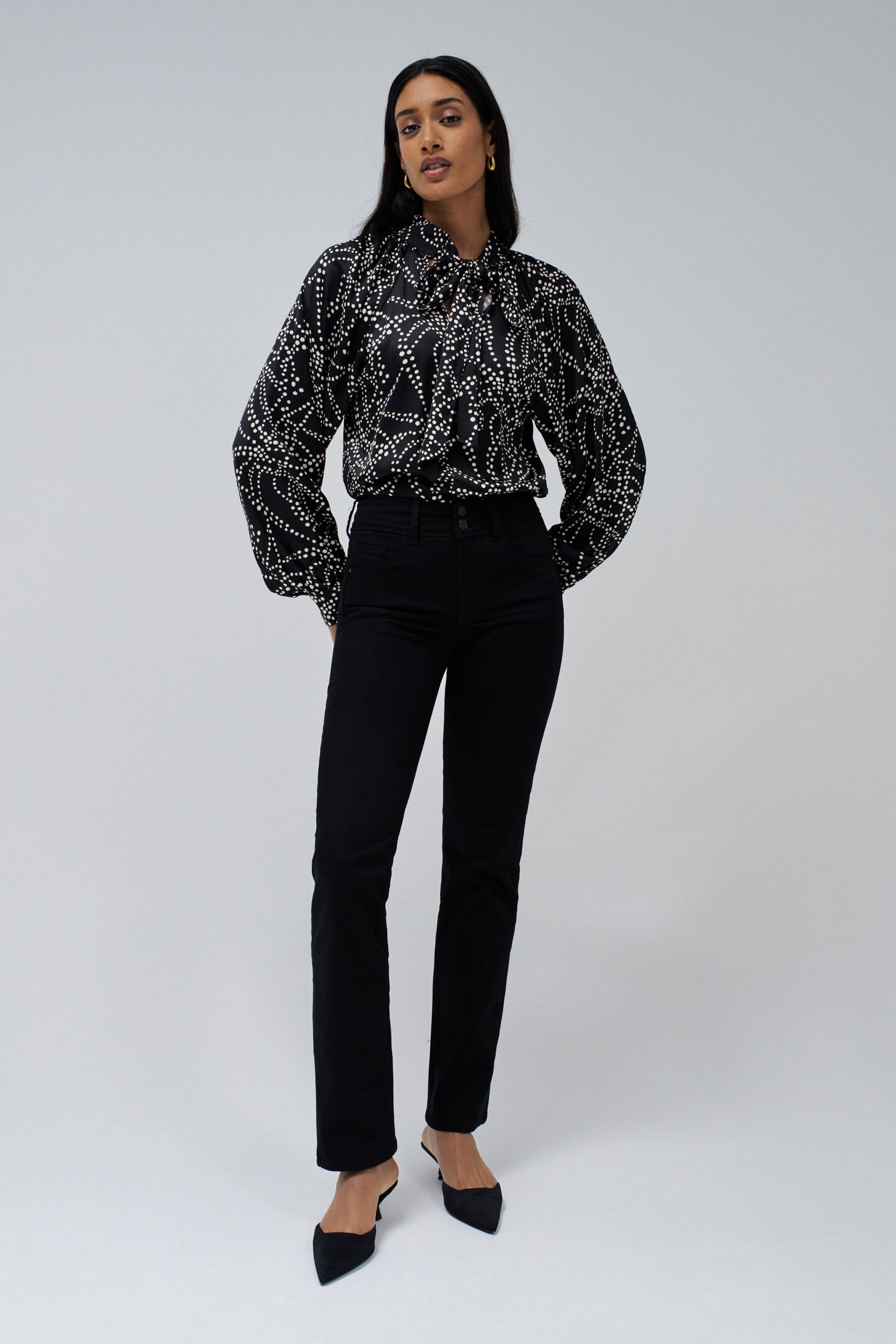 JEANS SECRET PUSH IN STRAIGHT