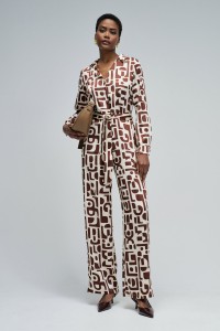 SATINOVERALL MIT MUSTER