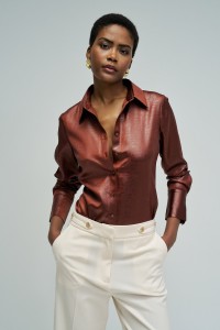 CAMISA SATINADA CON TEXTURA