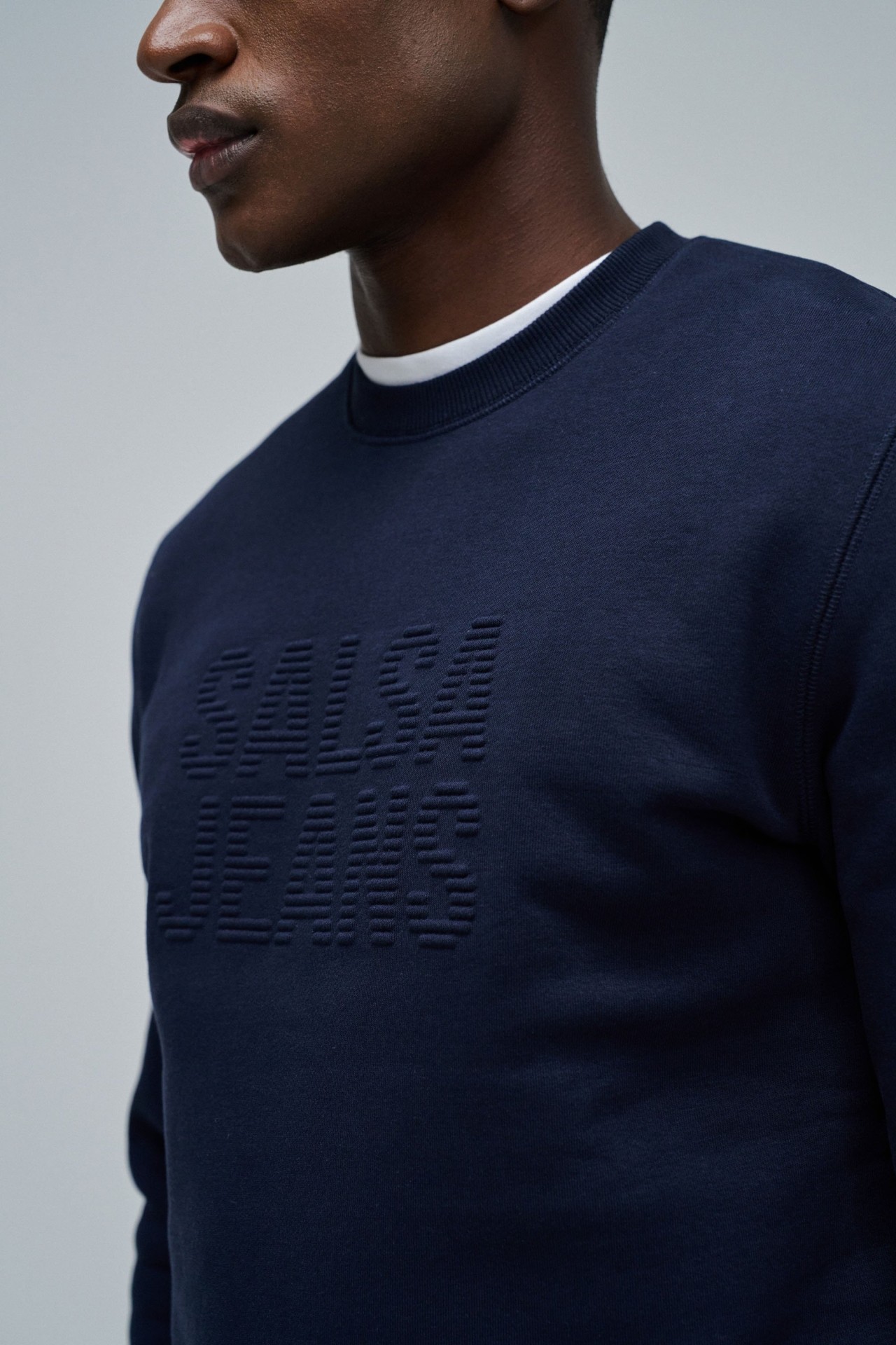 SWEATSHIRT MIT BRANDING