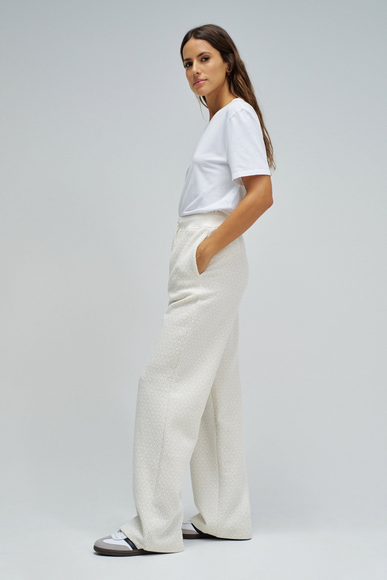 PANTALONES JOGGERS CON JACQUARD Y LUREX