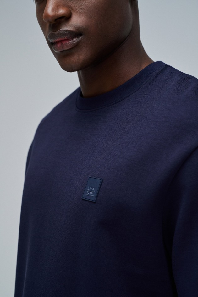 T-SHIRT MIT BRANDING