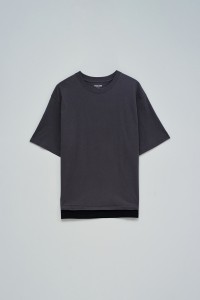 T-SHIRT MIT BRANDING