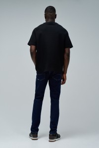 T-SHIRT MIT BRANDING