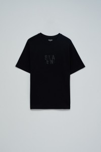 T-SHIRT MIT BRANDING