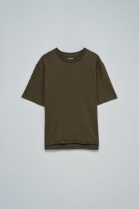 T-SHIRT MIT BRANDING