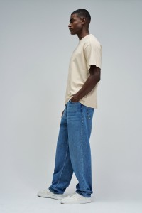 T-SHIRT MIT BRANDING