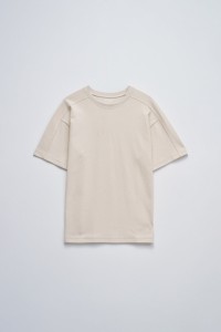 T-SHIRT MIT BRANDING