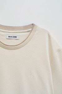 TEXTURED T-SHIRT