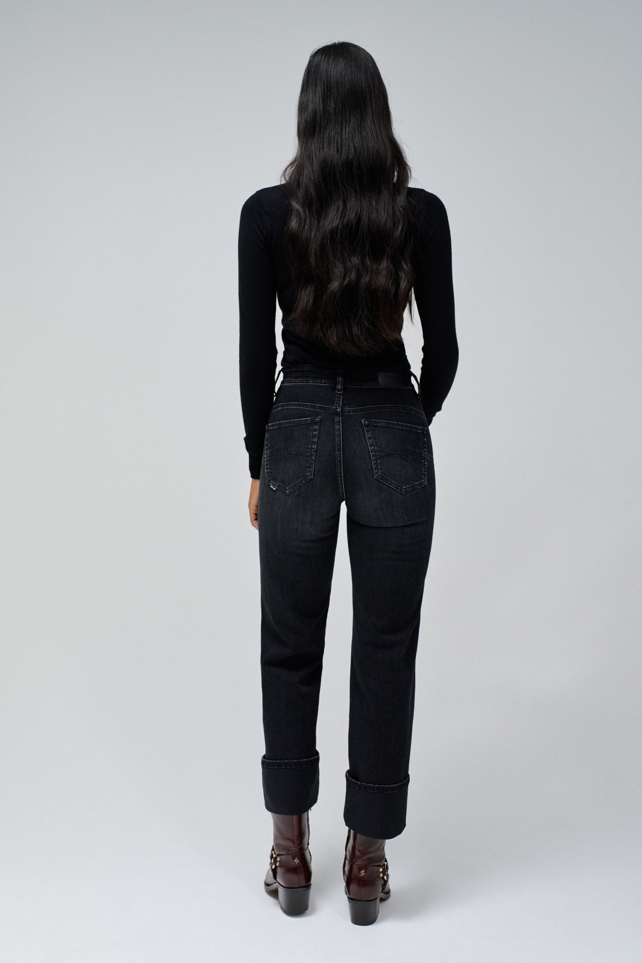 FAITH PUSH IN STRAIGHT JEANS