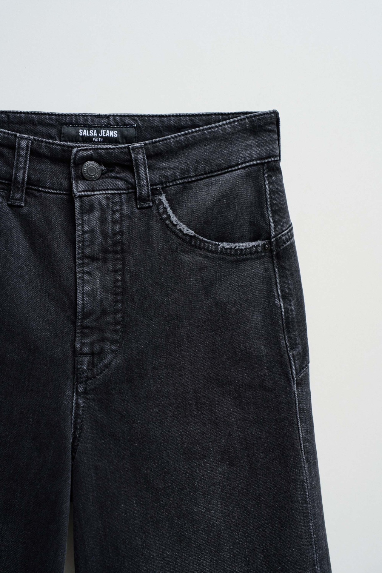 FAITH PUSH IN WIDE JEANS