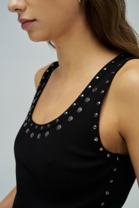 TOP COM APLICA��ES NO DECOTE