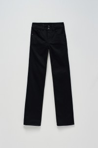 SECRET PUSH IN STRAIGHT JEANS