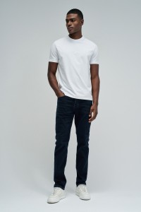 T-SHIRT MIT BRANDING