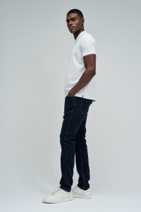 T-SHIRT MIT BRANDING