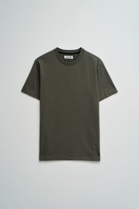 T-SHIRT MIT BRANDING