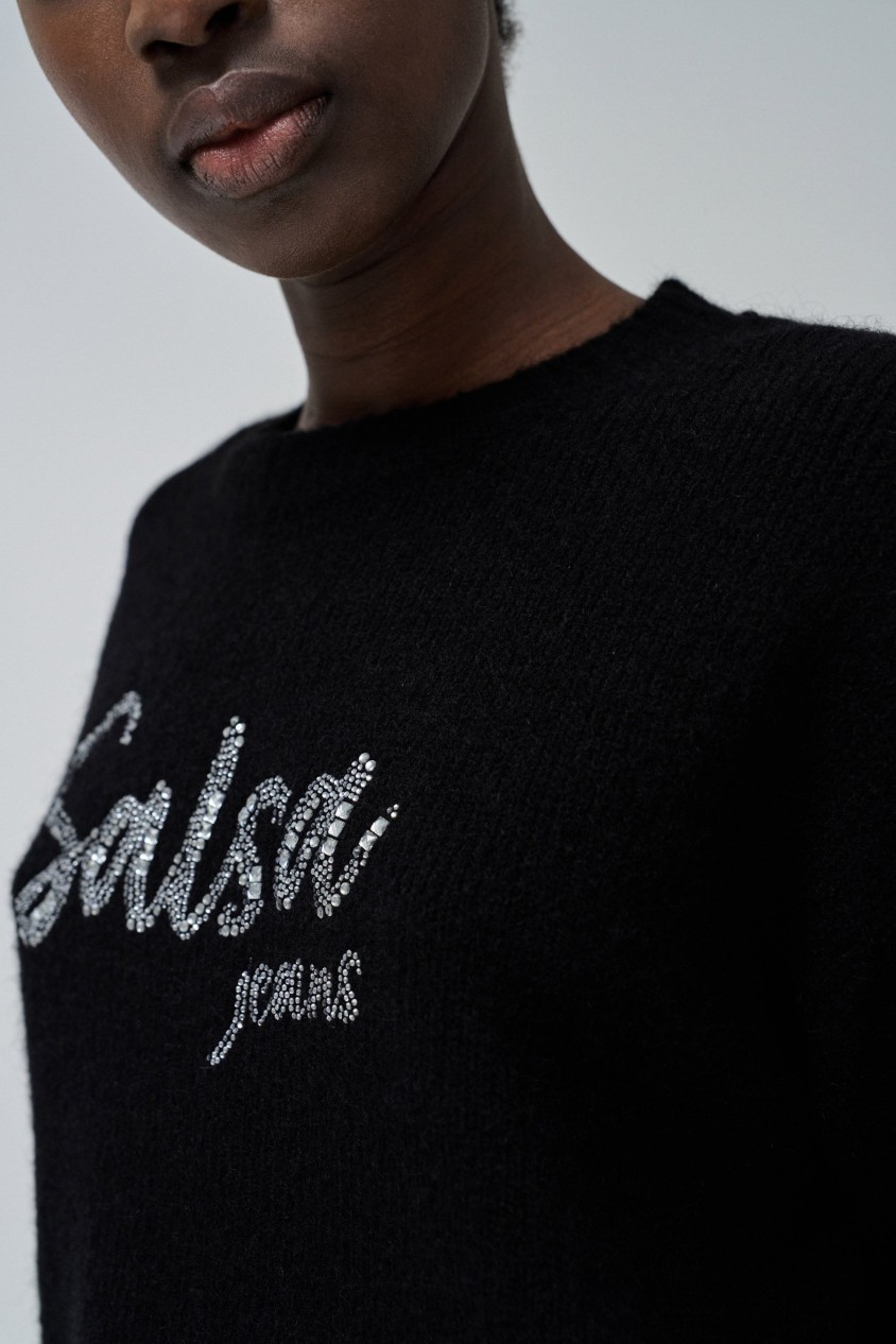 PULLOVER AUS WOLLE MIT BRANDING