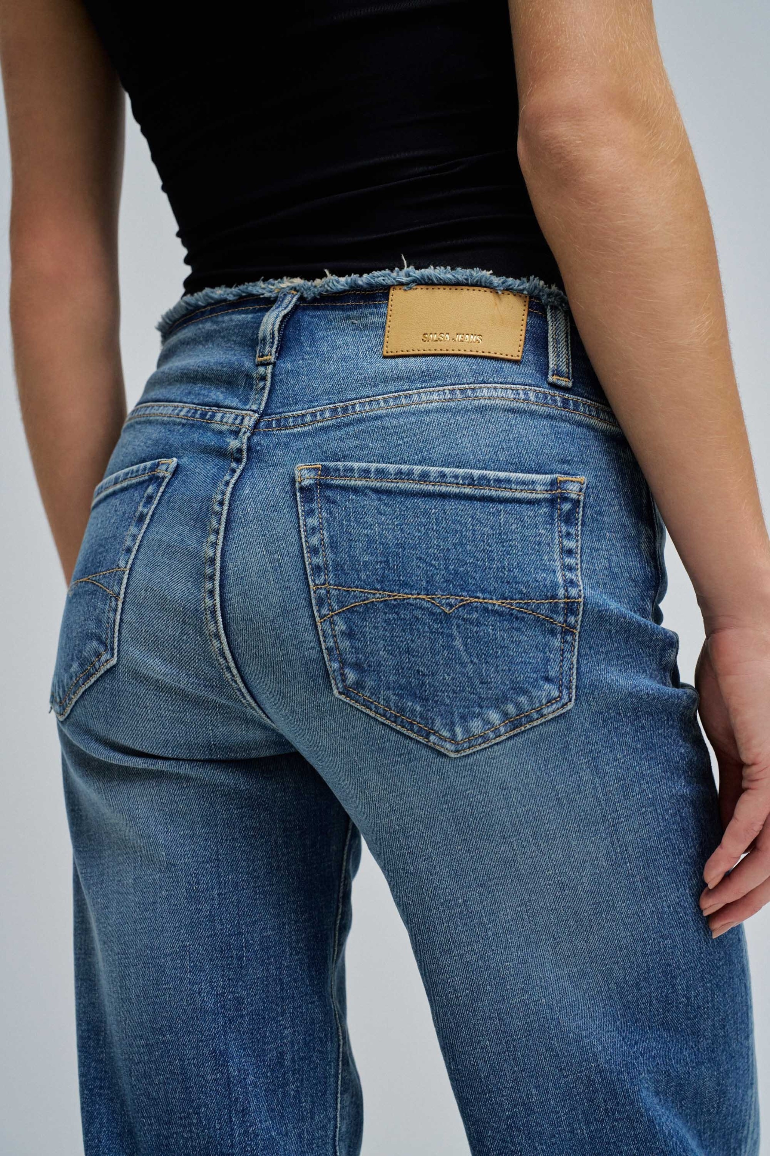 LOW RISE WIDE JEANS
