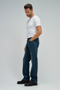 STRAIGHT FIT JEANS