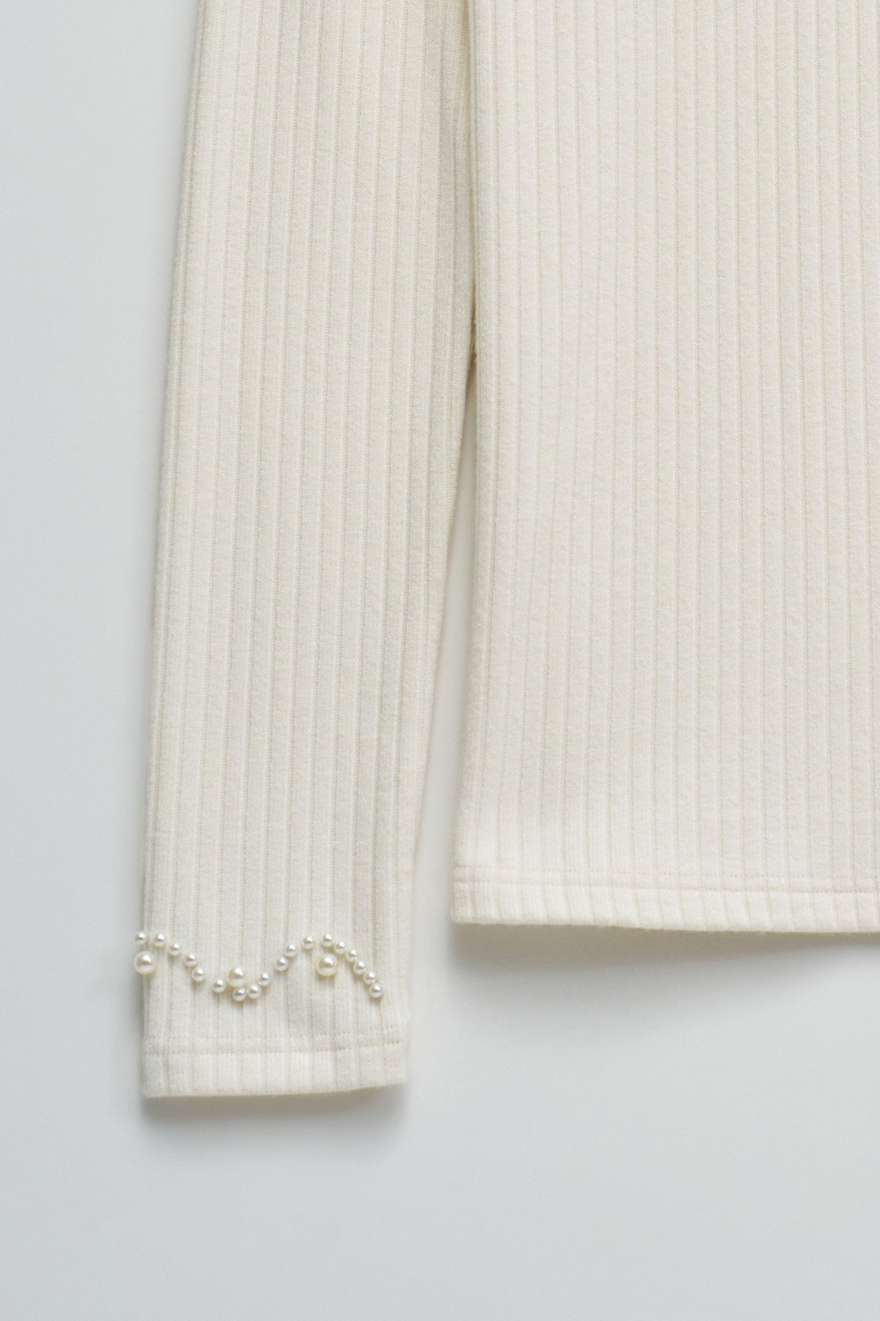 PULL EN TRICOT C�TEL�