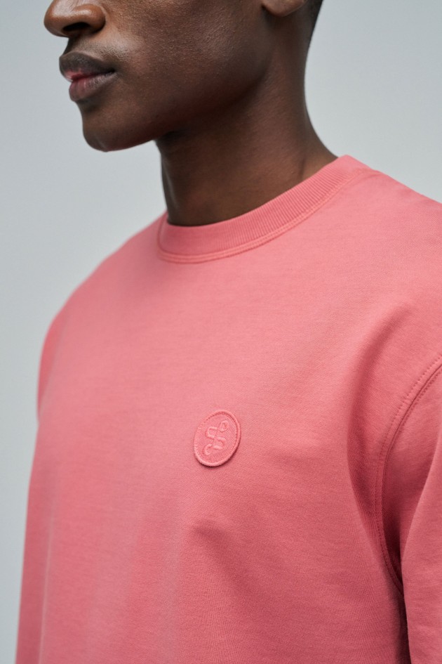 T-SHIRT MIT BRANDING