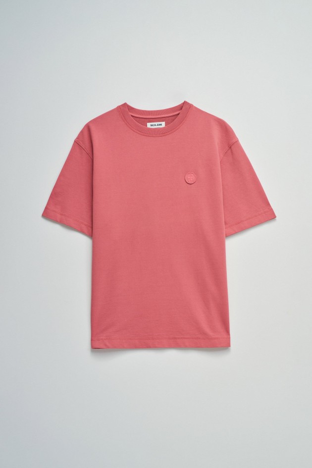 T-SHIRT MIT BRANDING