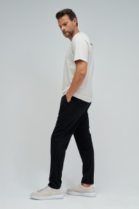 T-SHIRT MIT BRANDING