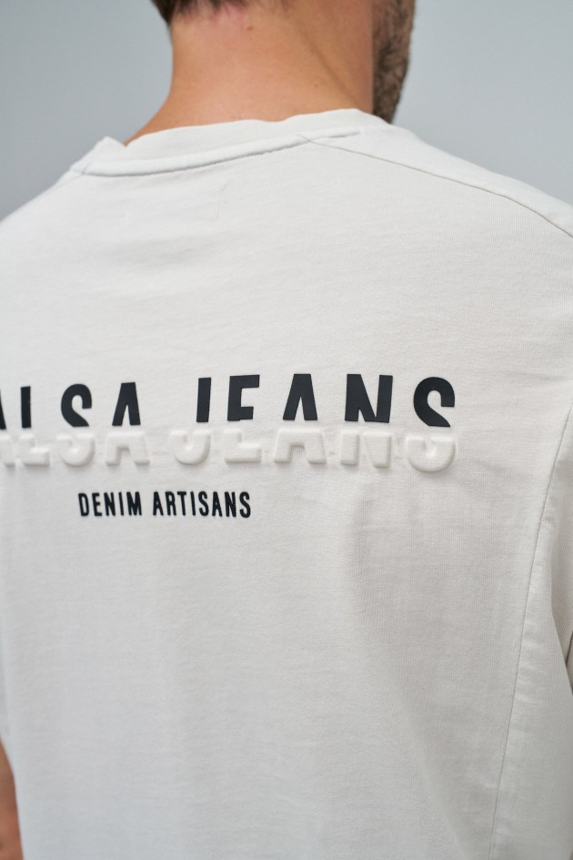 T-SHIRT MIT BRANDING