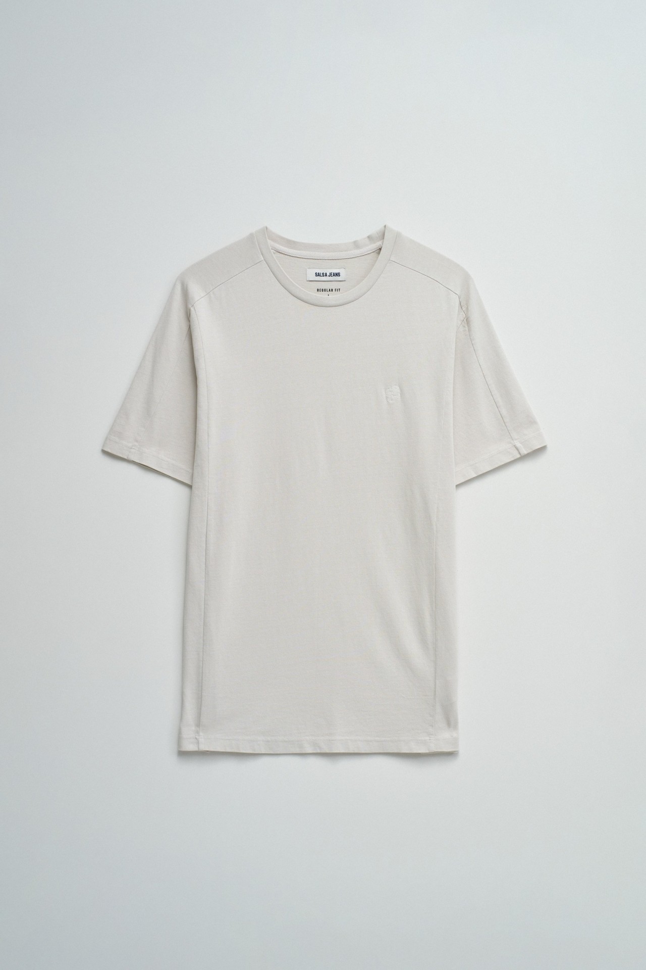 T-SHIRT MIT BRANDING