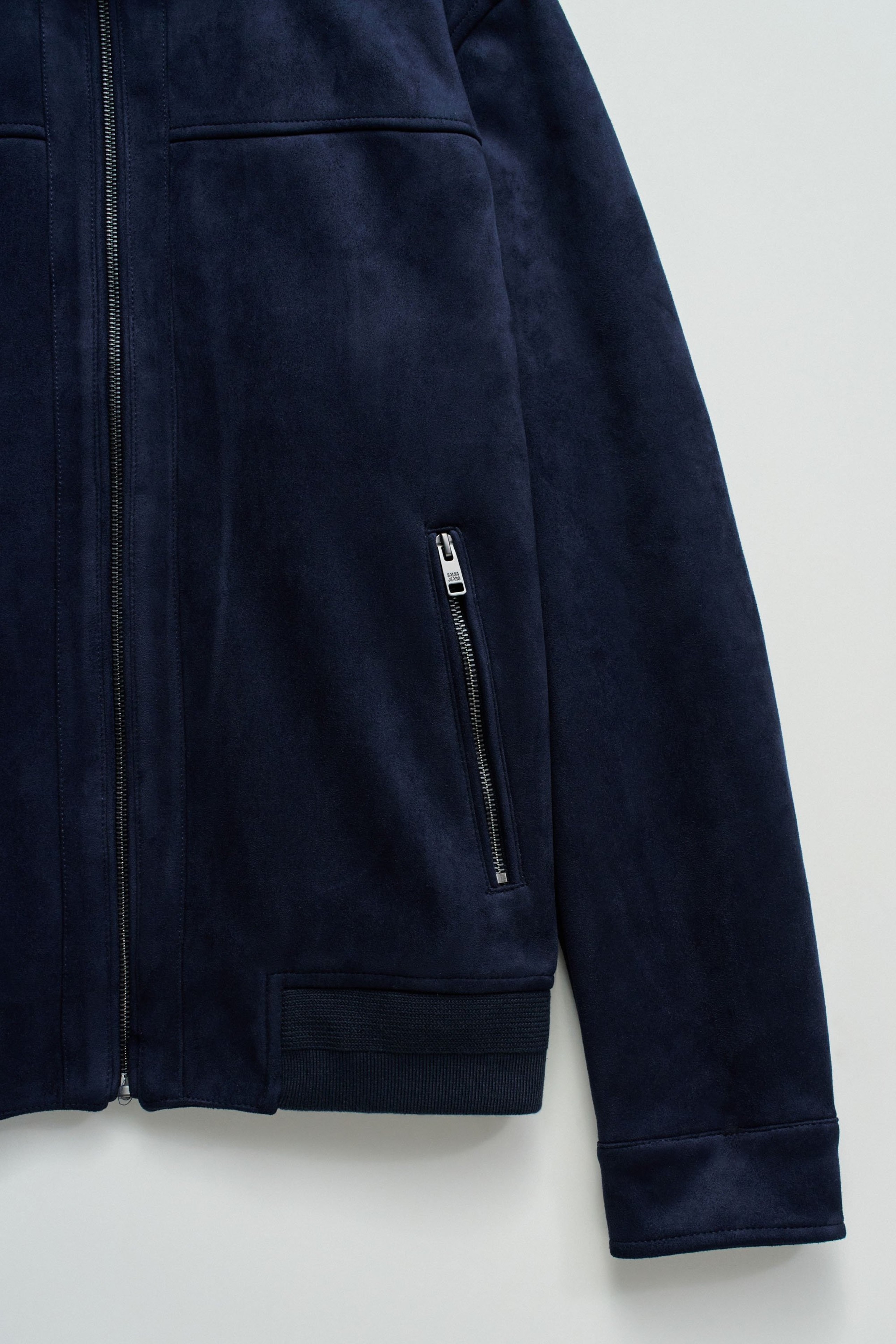 CASACO BOMBER EM SUEDE