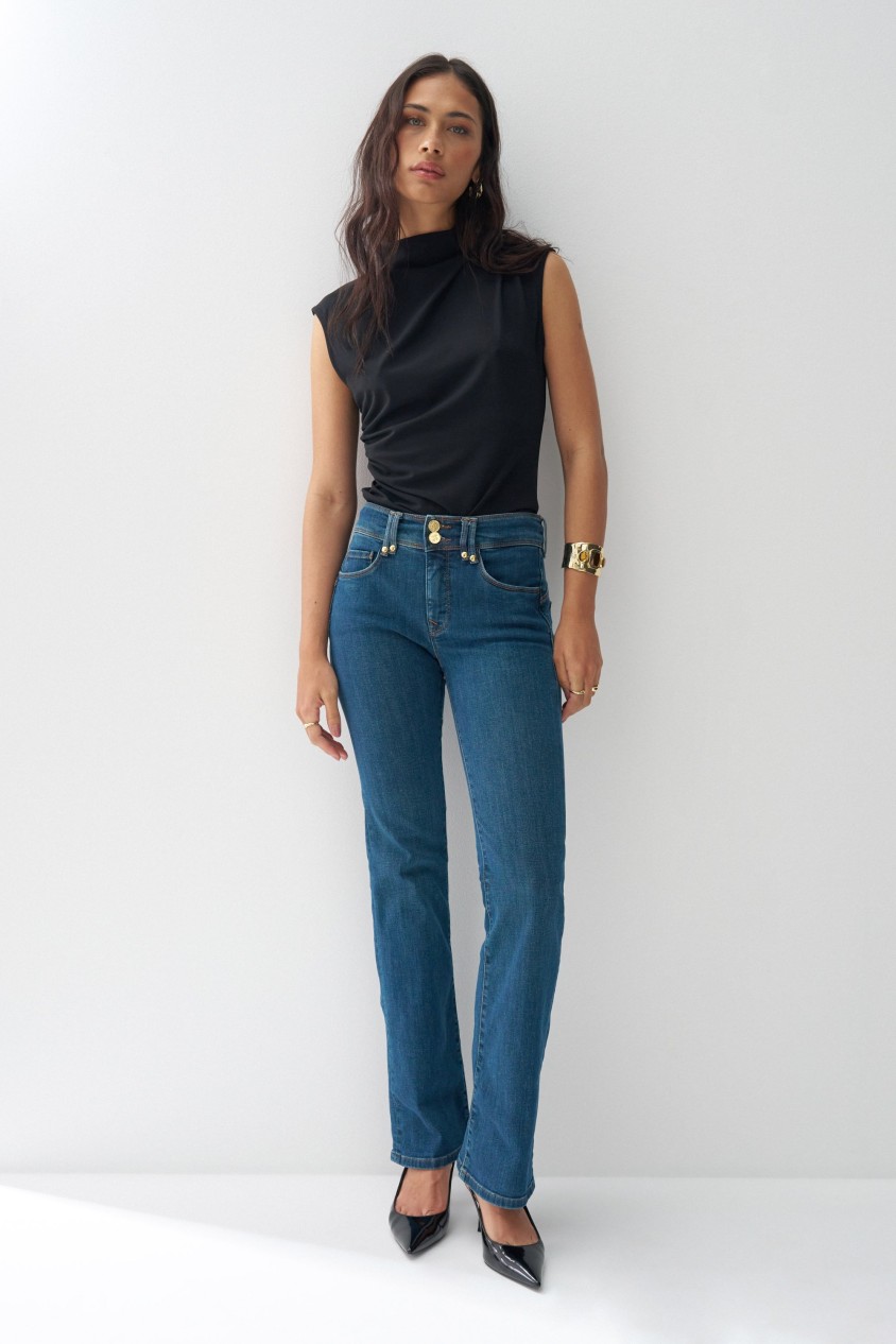 SECRET PUSH IN BOOTCUT JEANS