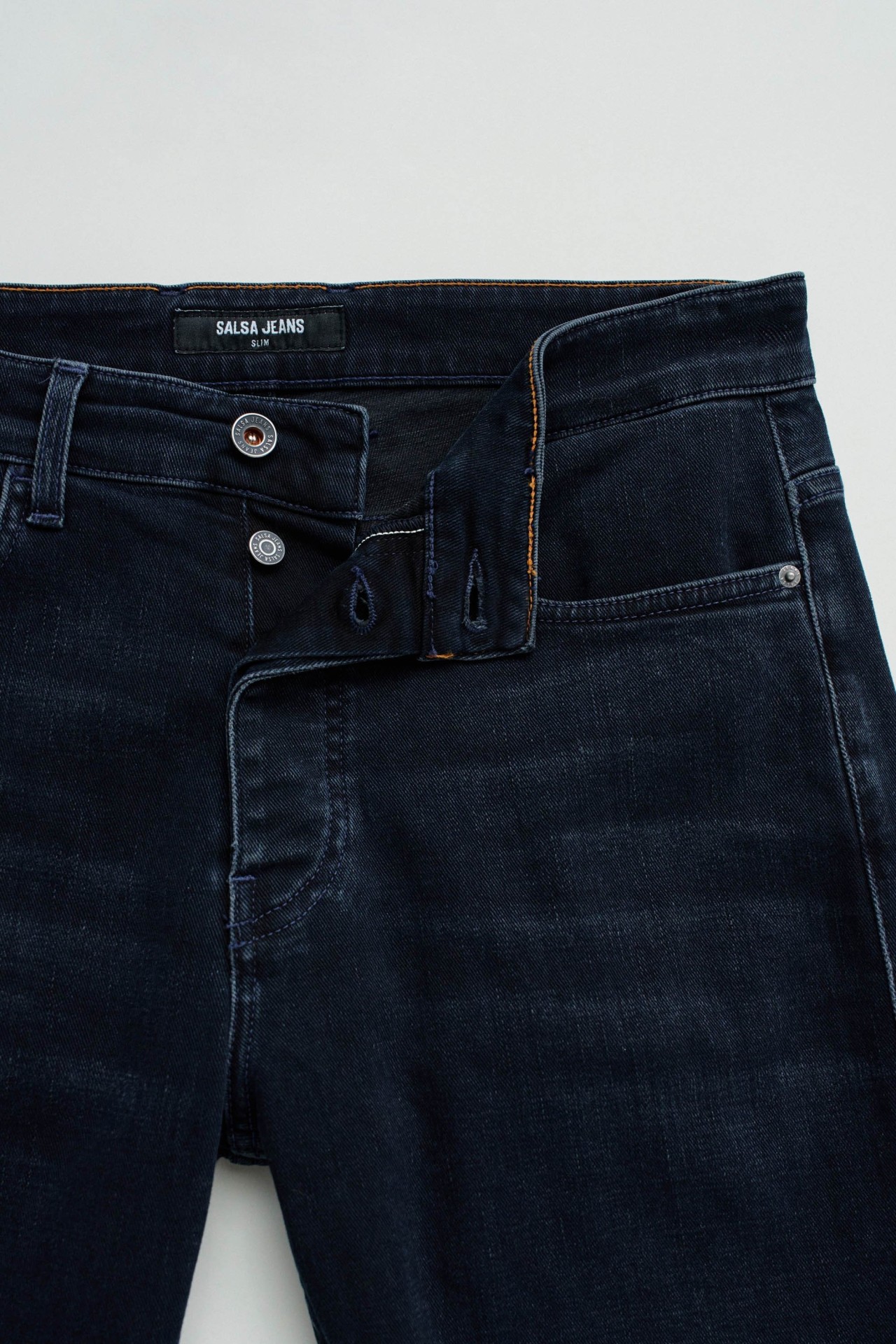 SLIM FIT JEANS