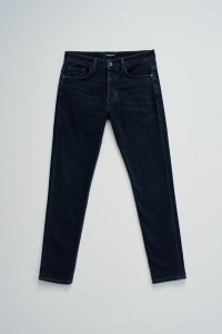 SLIM FIT JEANS