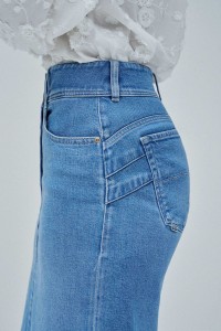 SECRET PUSH IN MIDI SKIRT