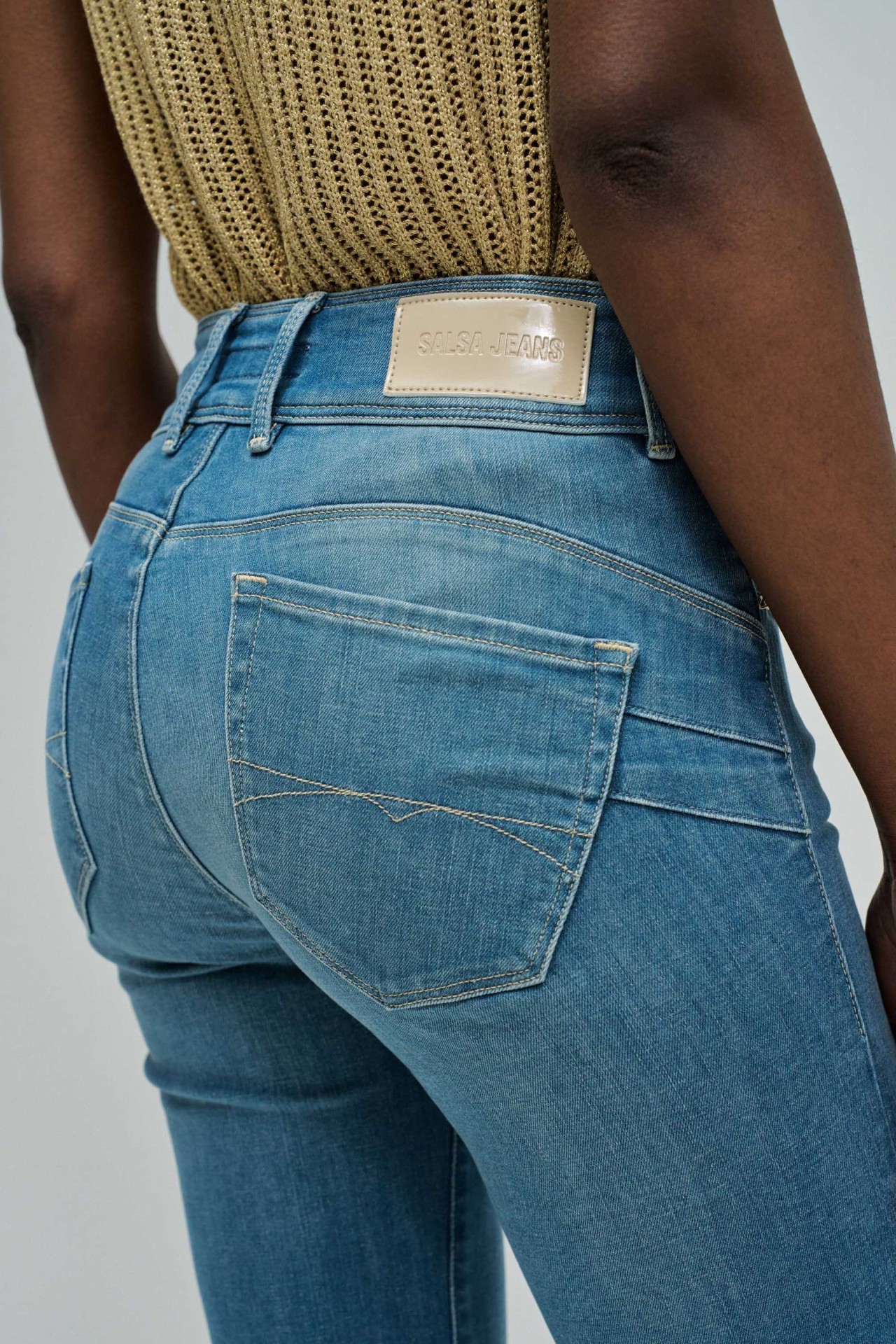 JEANS SECRET PUSH IN STRAIGHT