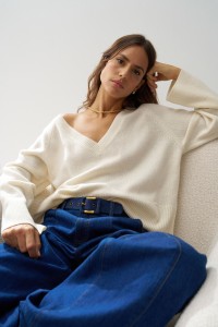 HOSE CHINO MIT WEITEM BEIN