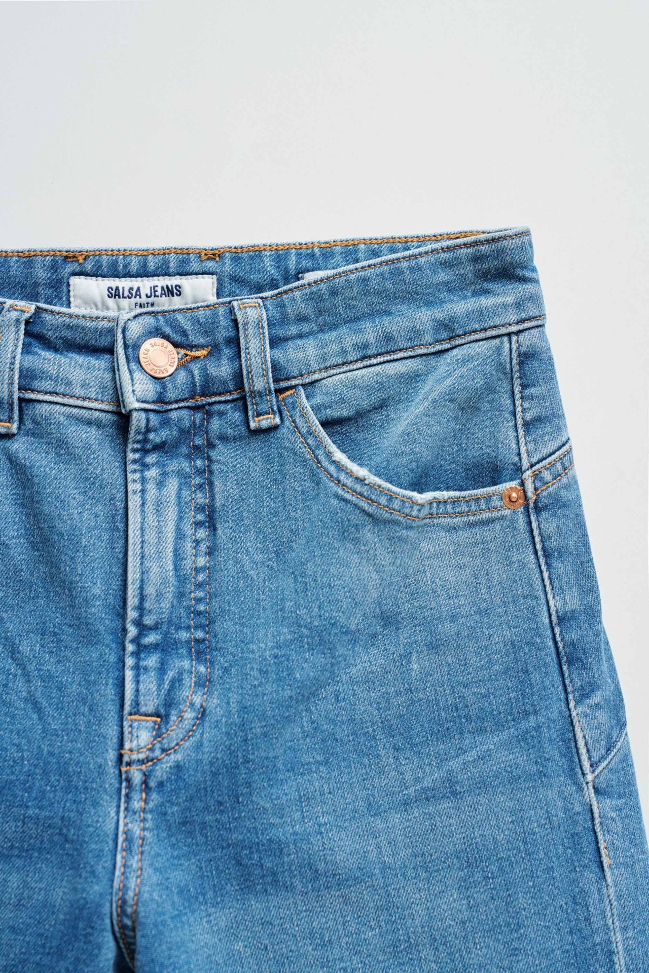 FAITH PUSH IN STRAIGHT JEANS