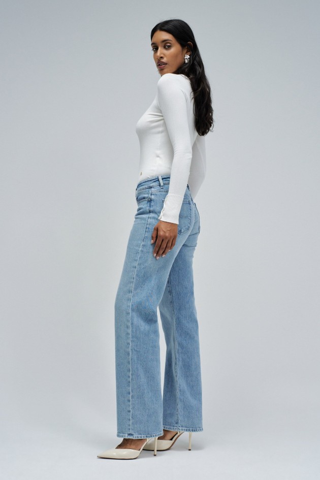 LOW RISE STRAIGHT JEANS