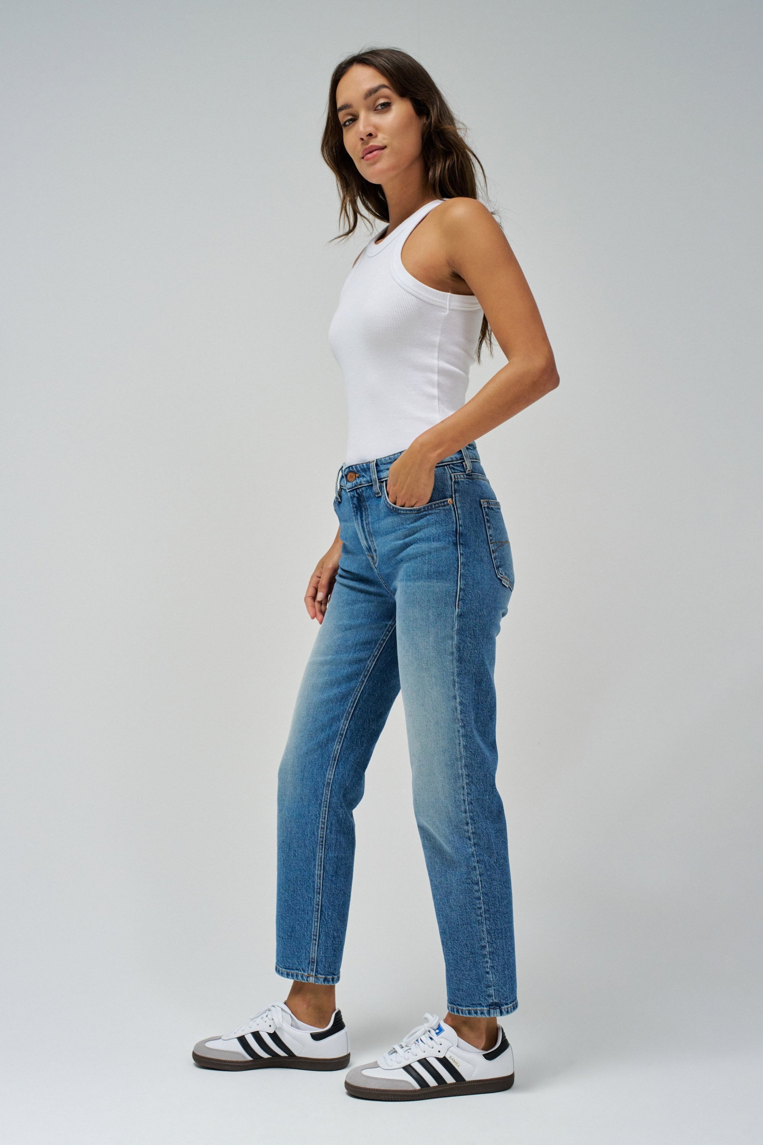 TRUE CROPPED SLIM JEANS