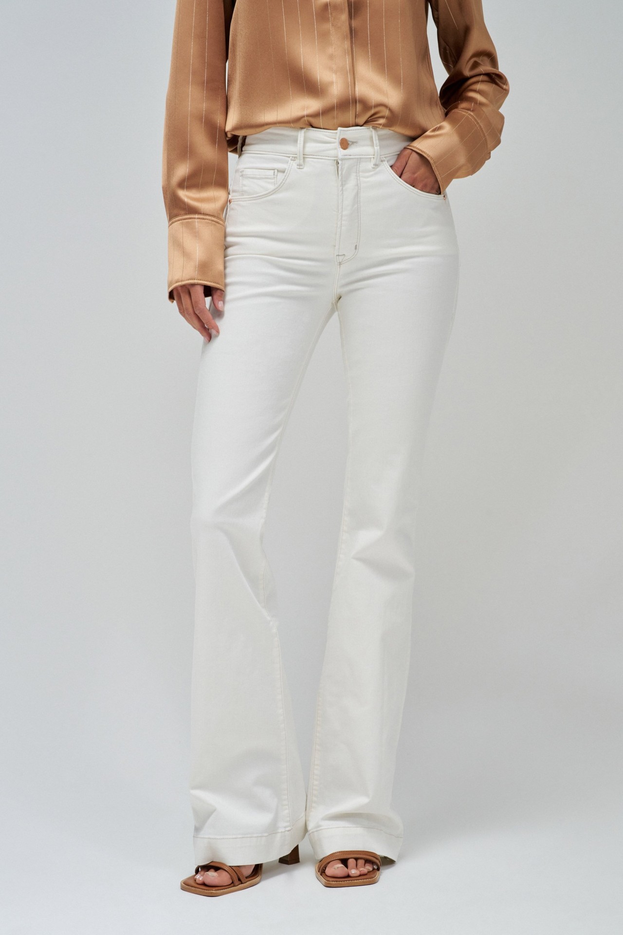 FAITH PUSH IN FLARE JEANS