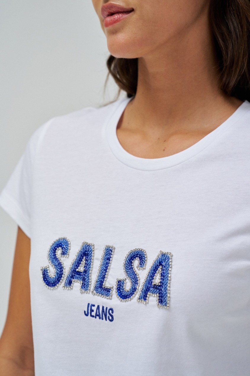 T-SHIRT MIT BRANDING