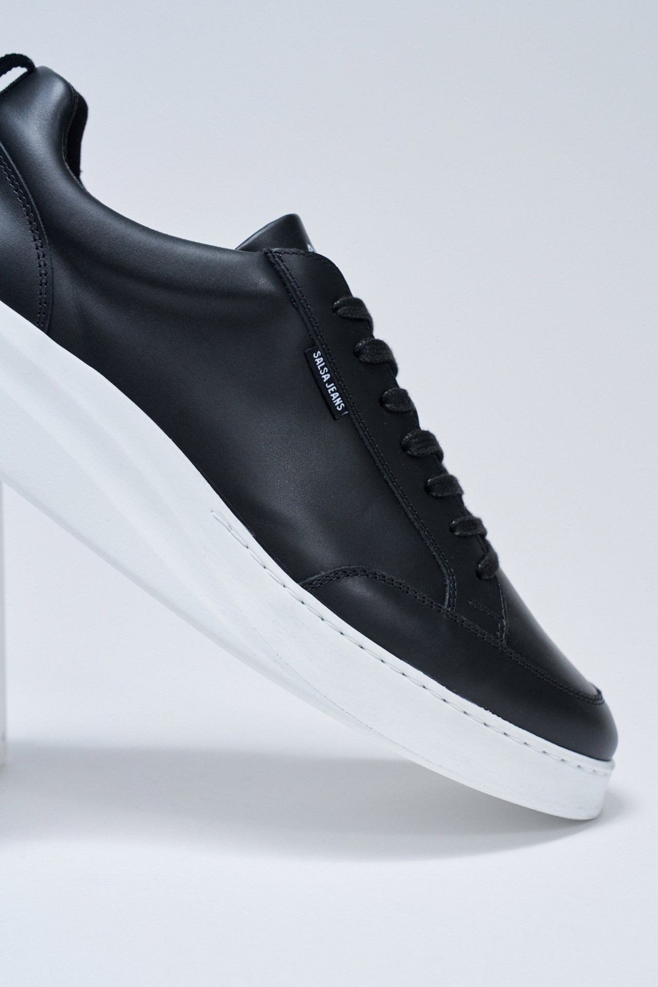 LEDER-SNEAKER