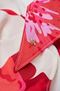 TRIANGULAR SCARF WITH PATTERN